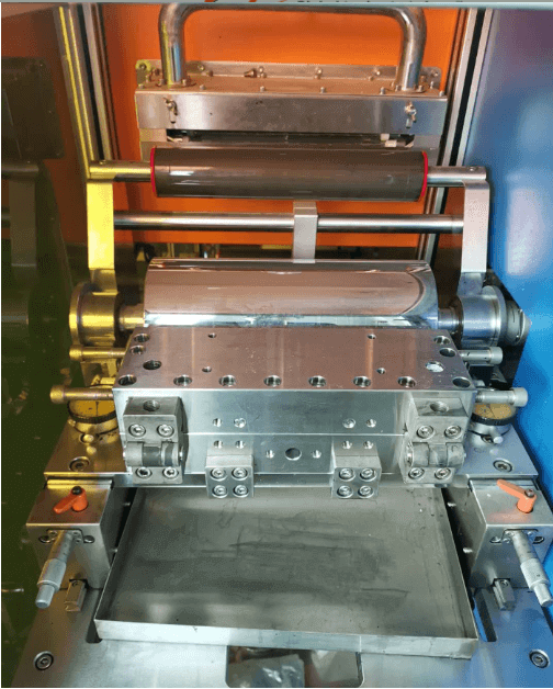 Slit Extrusion Slot Die Electrode Coating Machine Slit Extrusion Slot Die Electrode Coating Machine