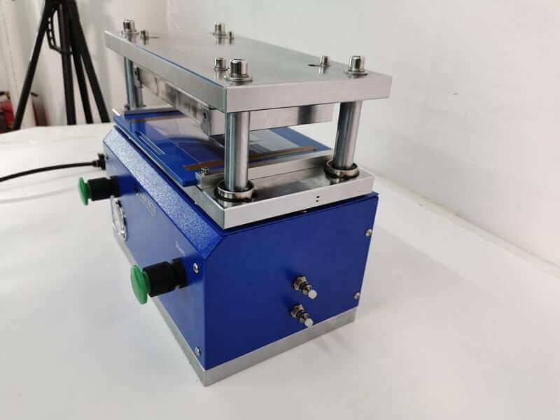 pouch cell die cutter pouch cell die cutter