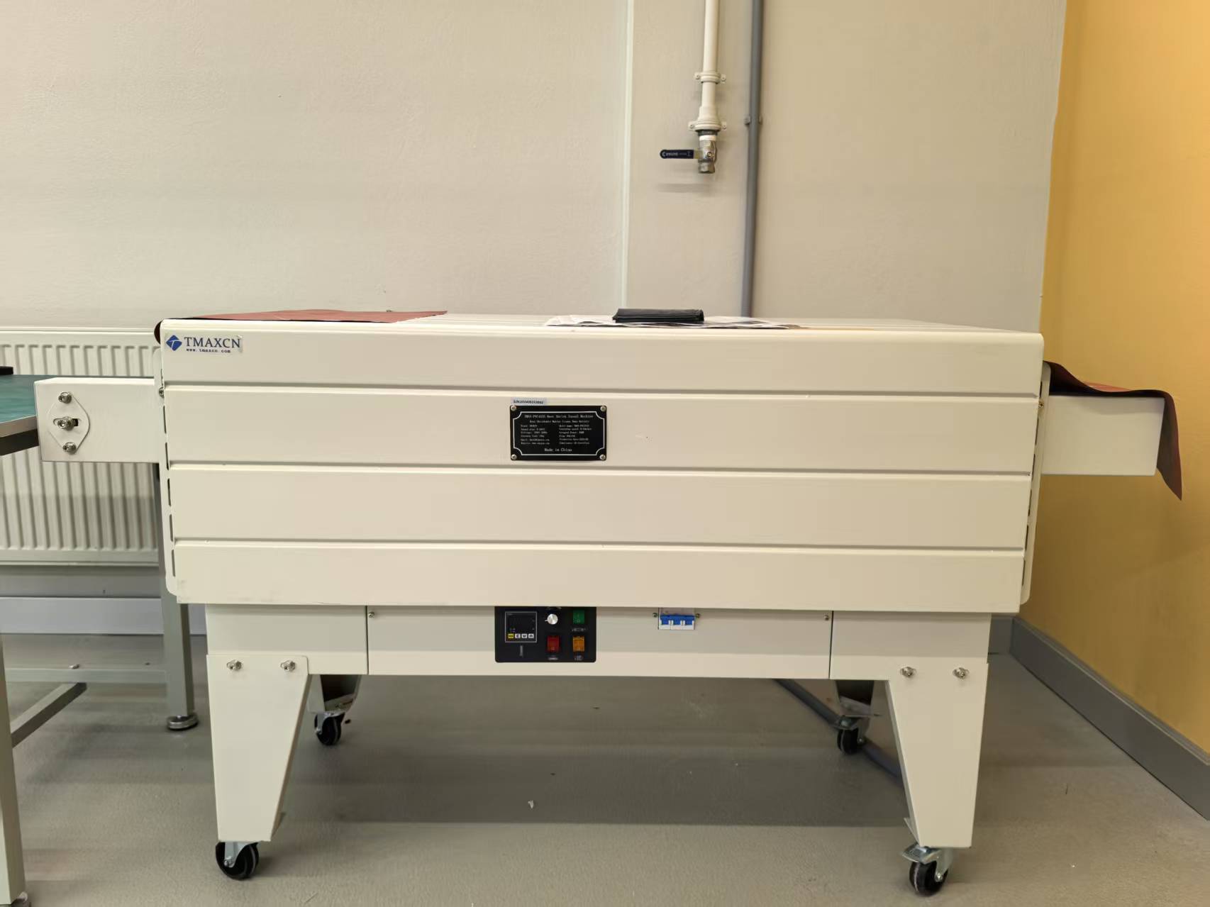 PVC shrinking machine